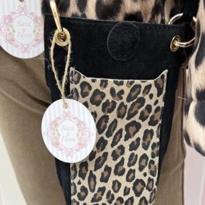 Porta móvil animal print negro